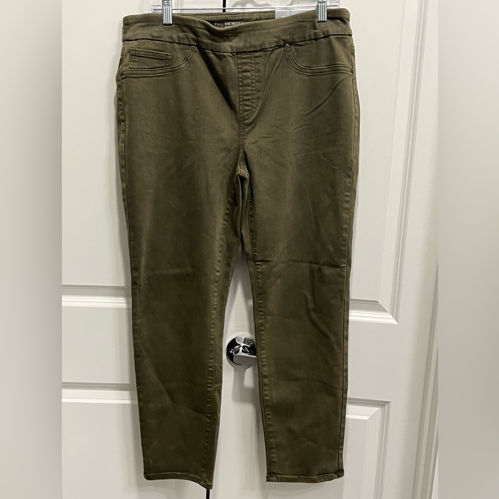 NWT Chico's Lycra Olive Pull On Ankle Jeggings Women’s Size 12R Comfort Stretch